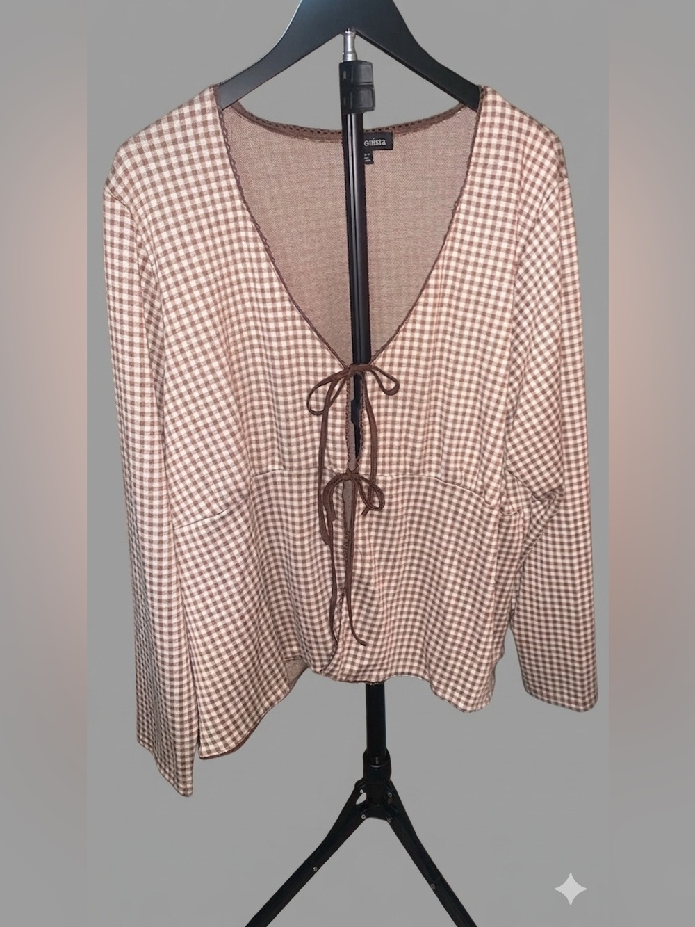 Fusionista Scalloped Trim Knit Front Tie Top